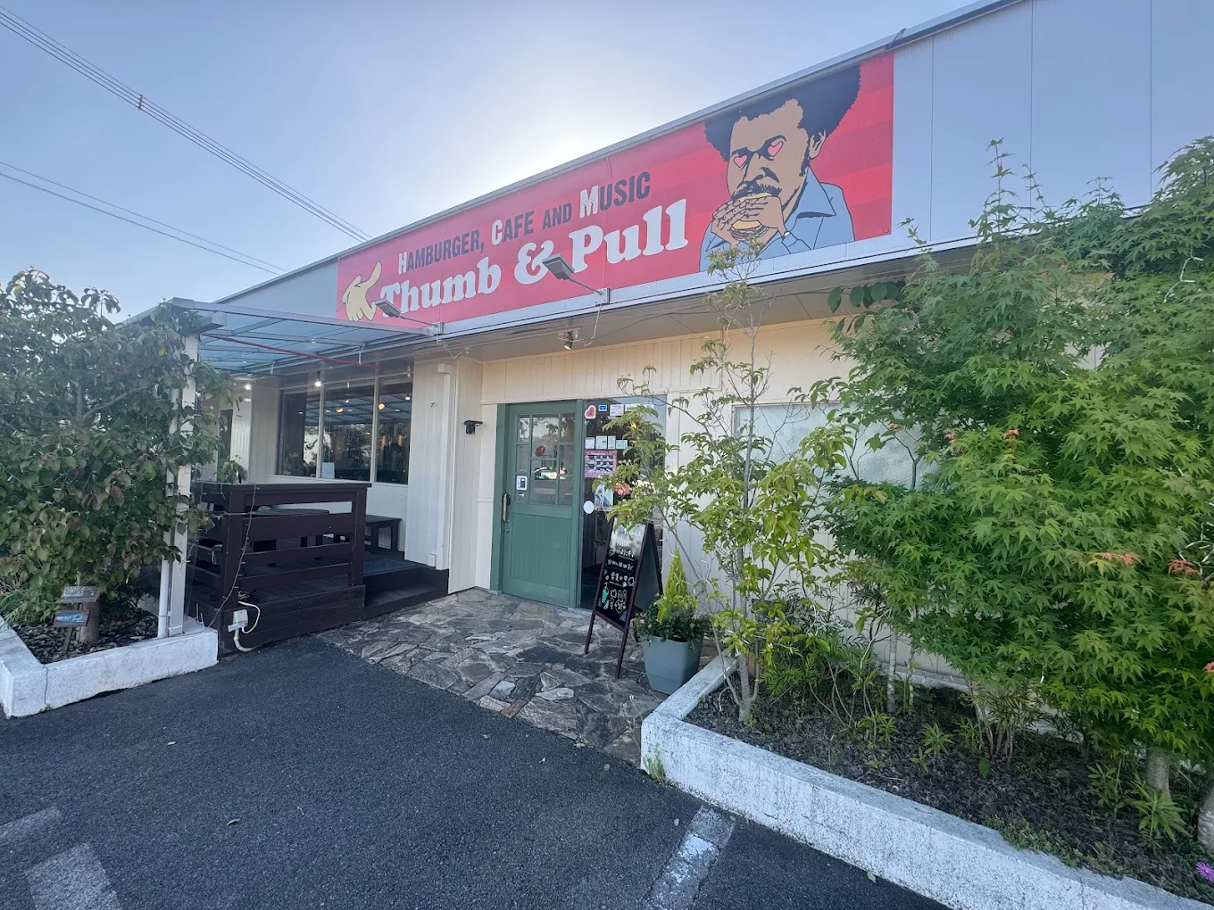 カフェ「サム＆プル」の外観