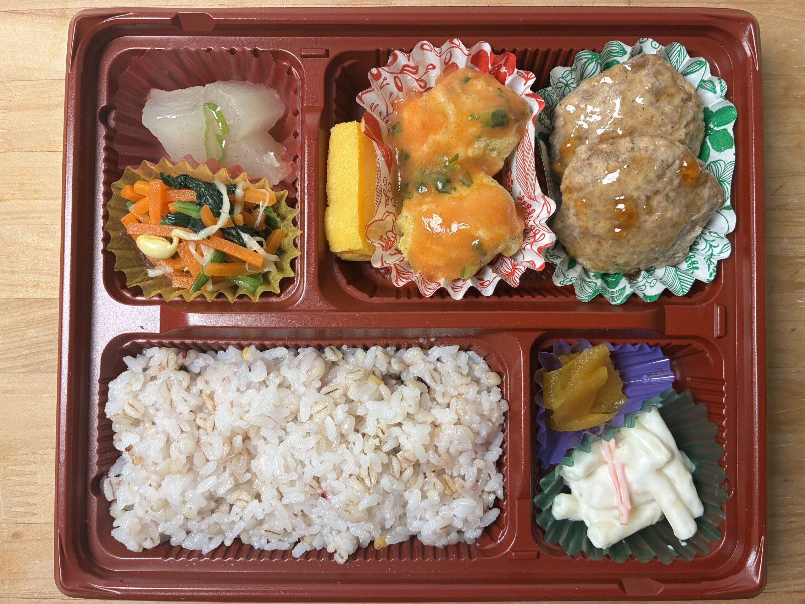 デラックス弁当（ランチボックスデリバリー）