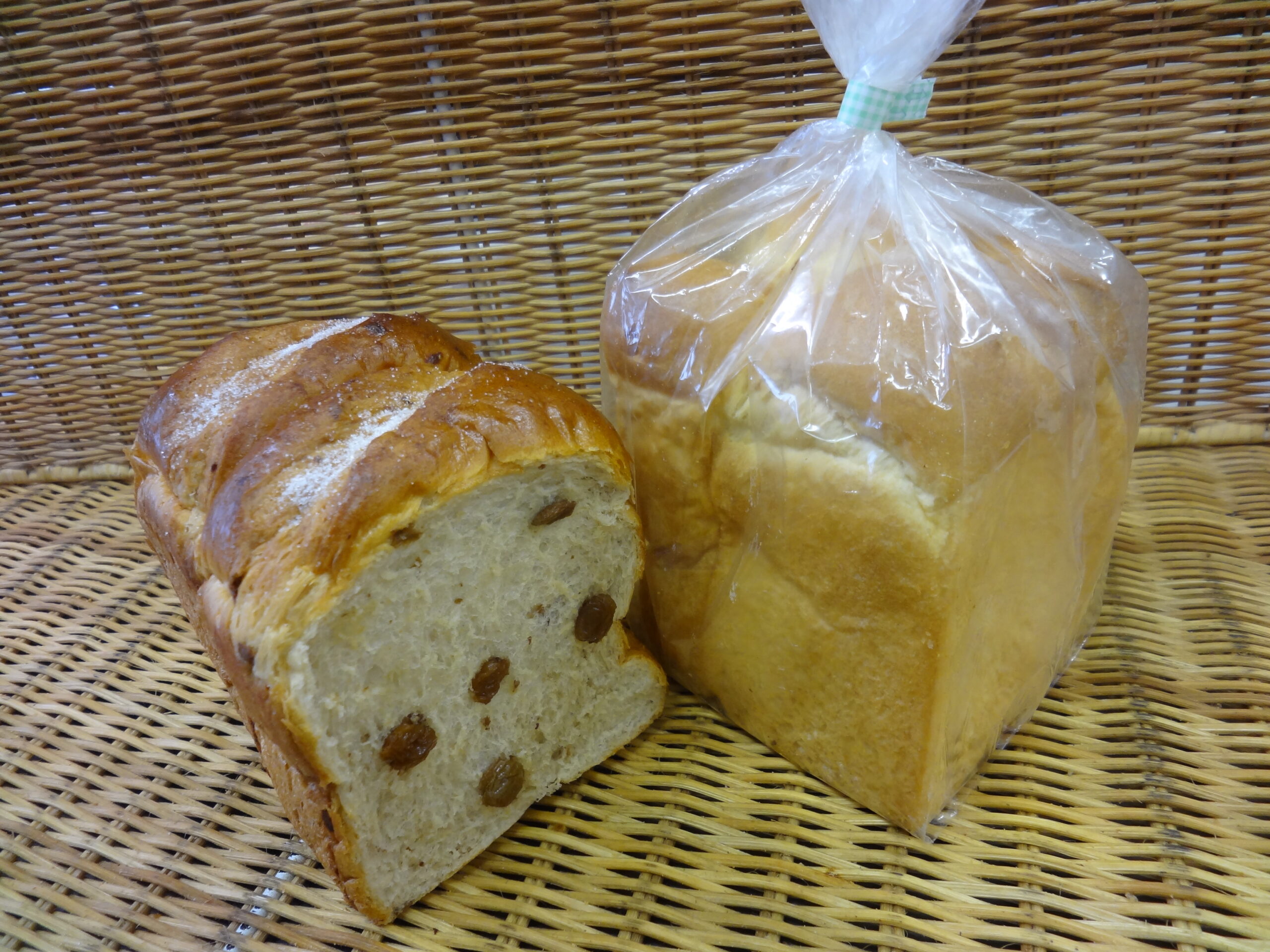 レーズンブレッド