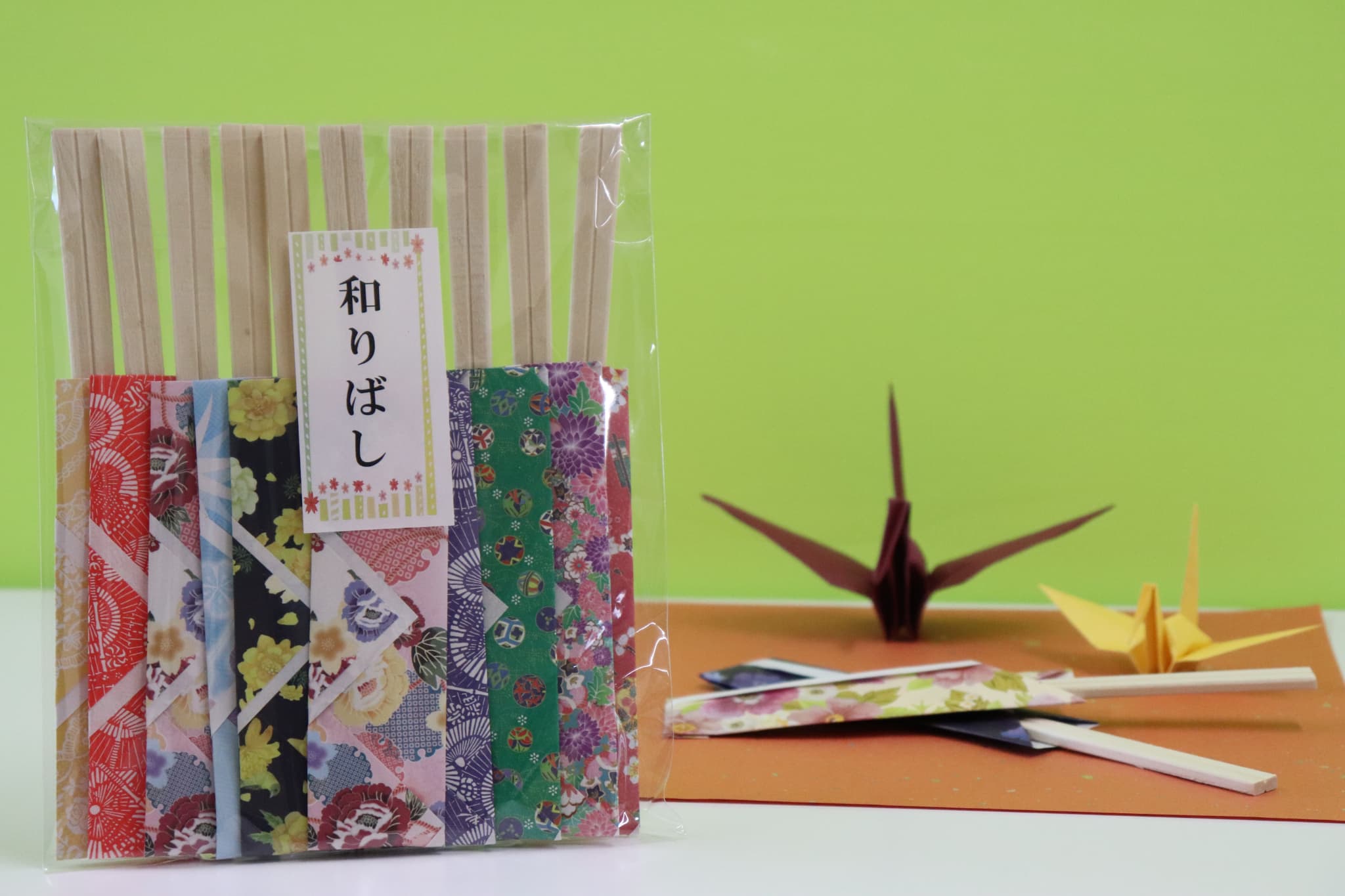 千代紙を折って作った箸袋を使った「和りばし」
