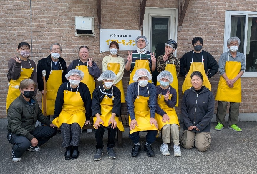 イエローキッチンスタッフの集合写真