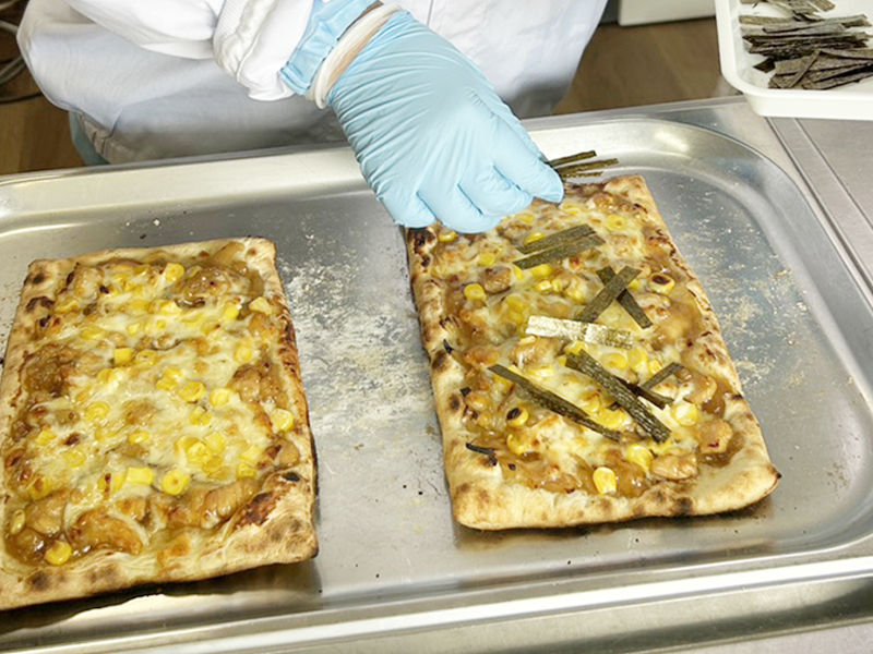 ピザの調理作業