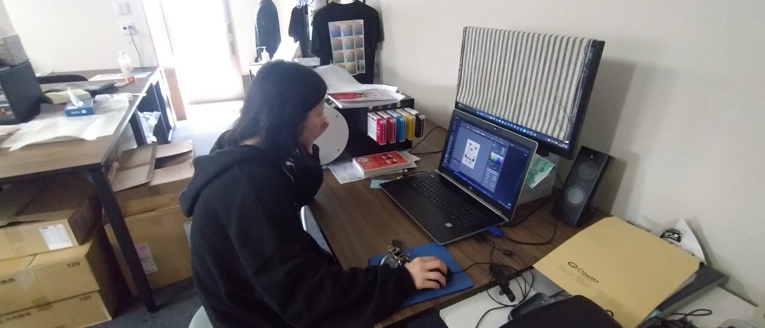 パソコン作業の様子