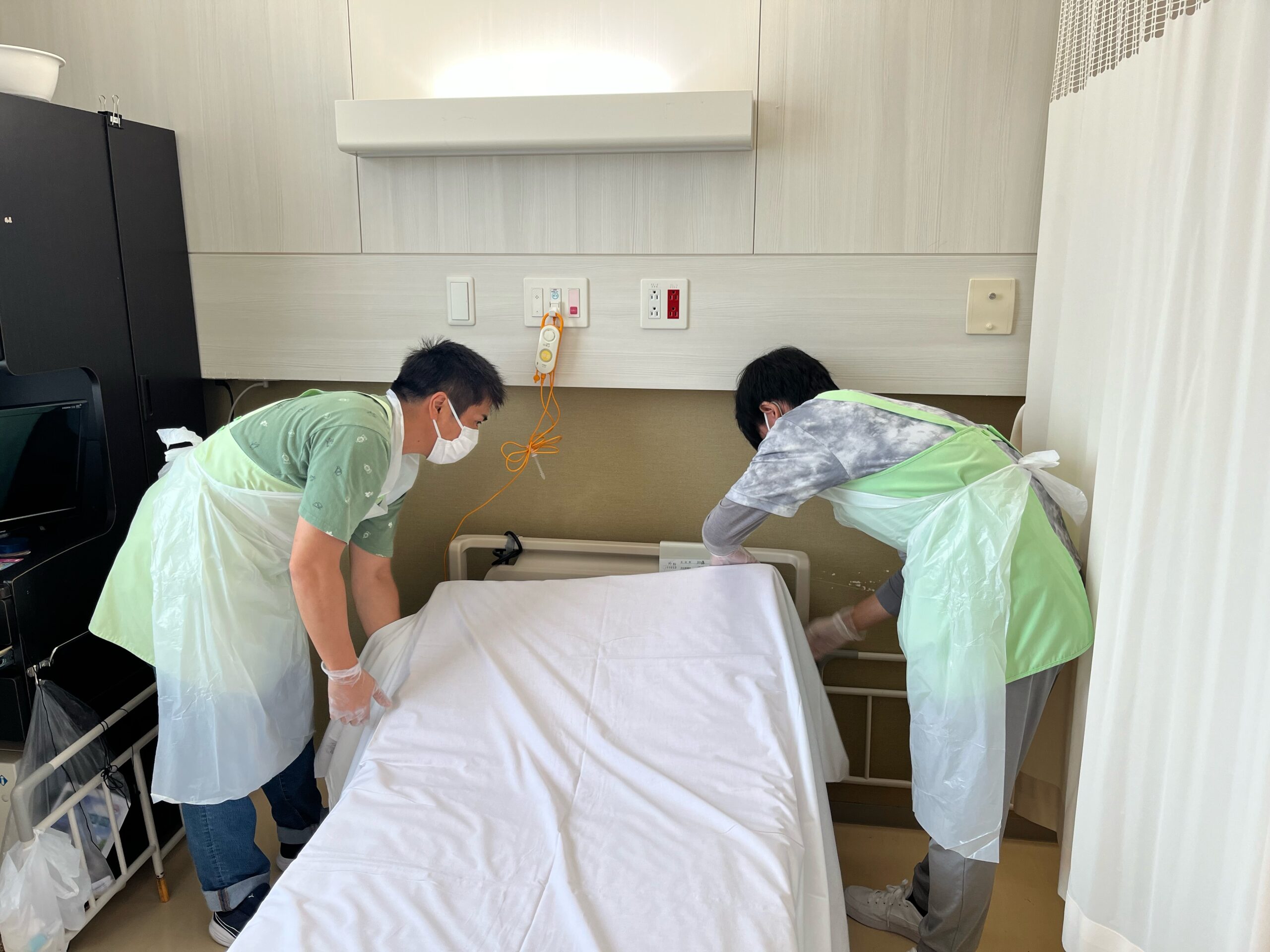 ベッドメイキング