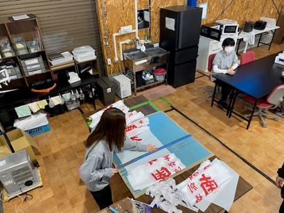 のぼり旗の制作風景